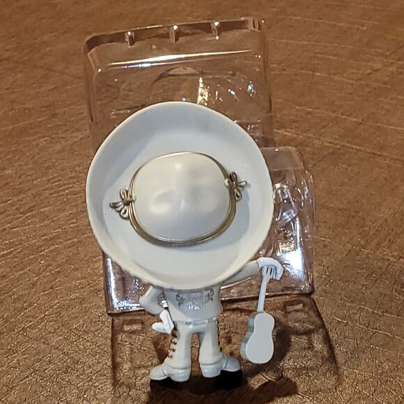 Funko Pop! Vinyl Pixar Coco Ernesto de la Cruz #304 New open box - Picture 5 of 9